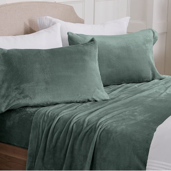 Soft Micro Fleece Sheets Set 3 with Extra Deep Pockets Extra Soft Velvet Plush